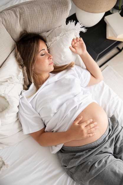 Способы справиться с дрожью в животе при беременности